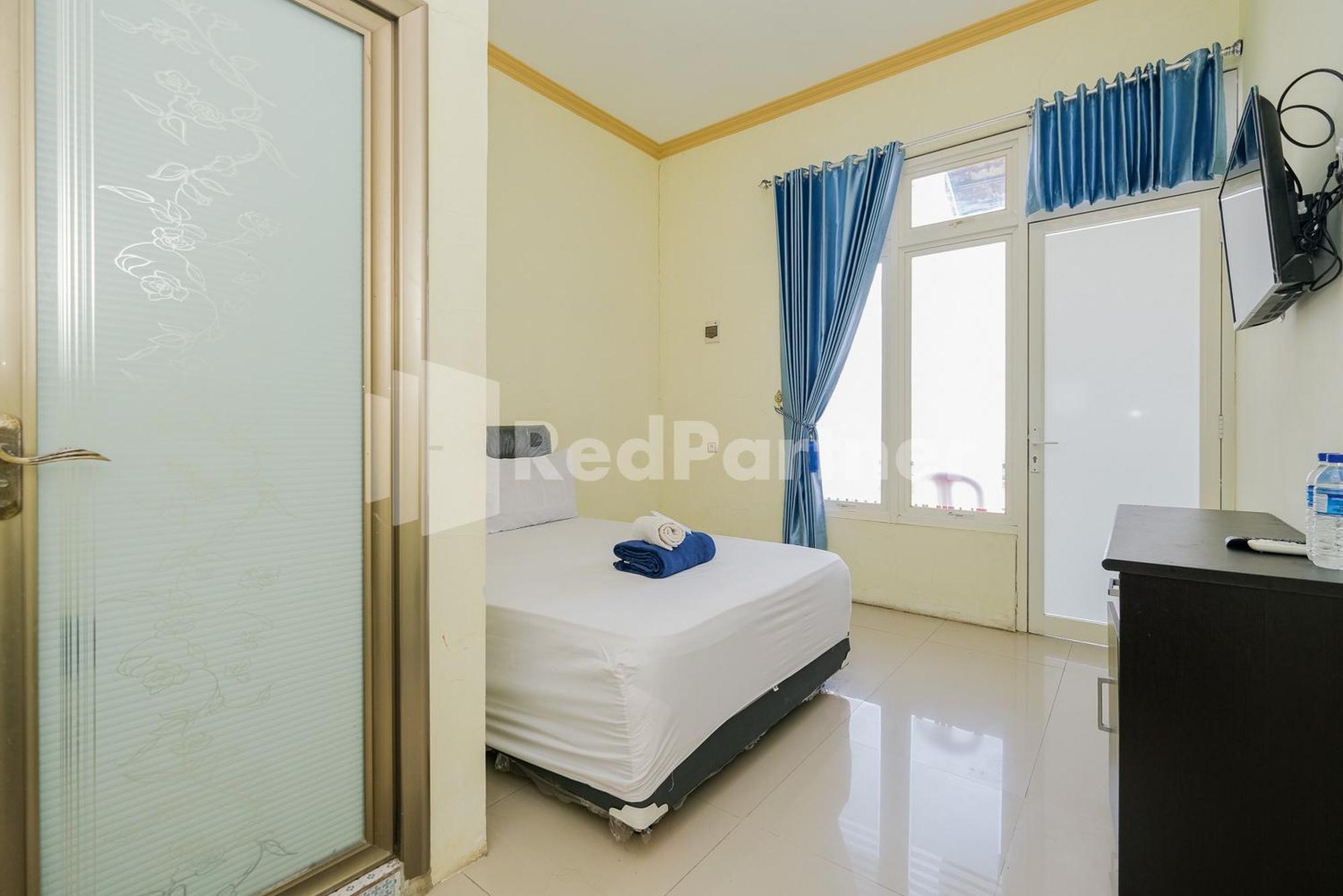 Grand Kencana Guesthouse Syariah Near Wisata Bahari Lamongan Paciran 외부 사진