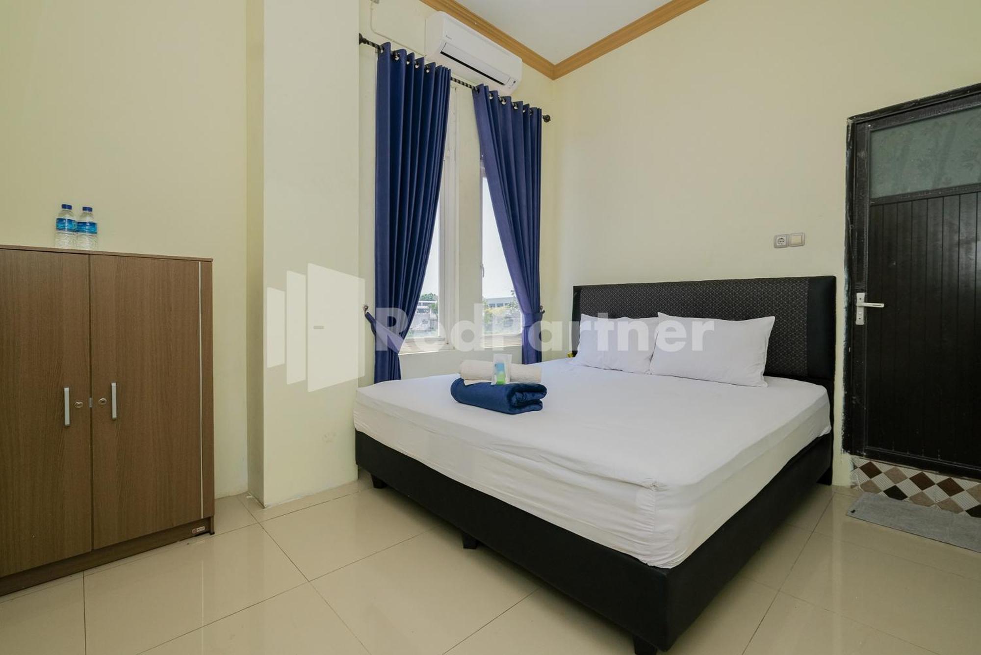 Grand Kencana Guesthouse Syariah Near Wisata Bahari Lamongan Paciran 외부 사진