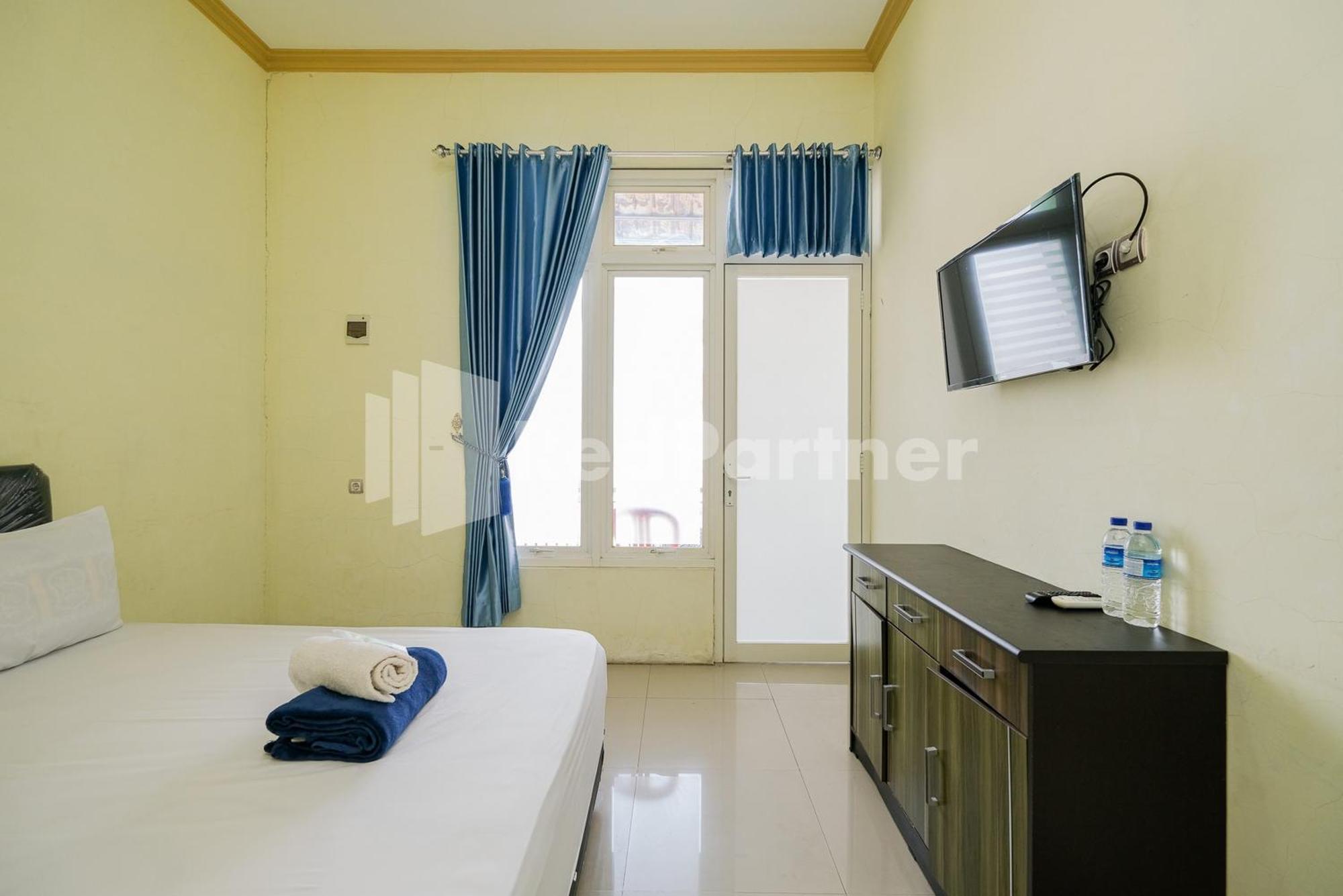 Grand Kencana Guesthouse Syariah Near Wisata Bahari Lamongan Paciran 외부 사진