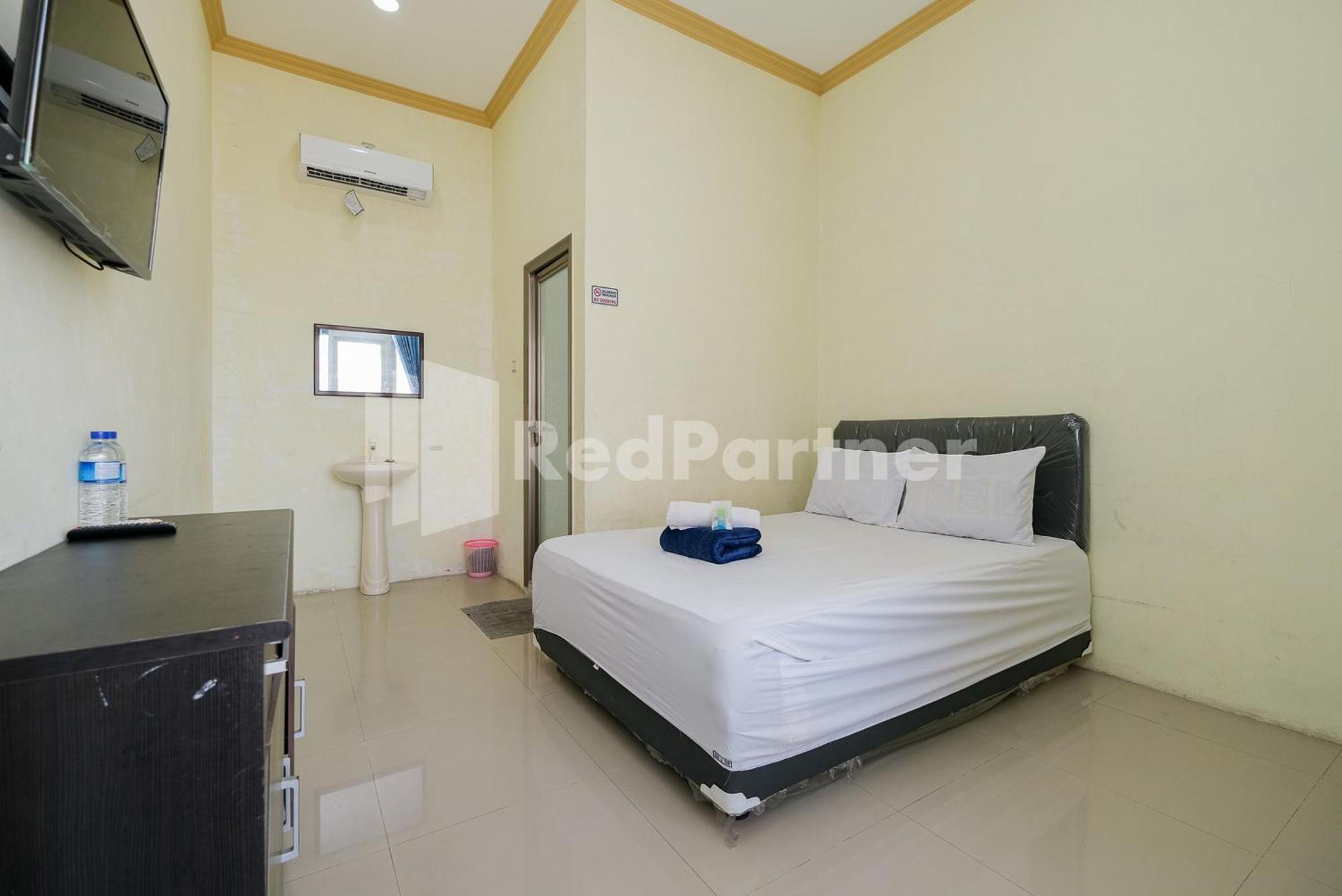 Grand Kencana Guesthouse Syariah Near Wisata Bahari Lamongan Paciran 외부 사진