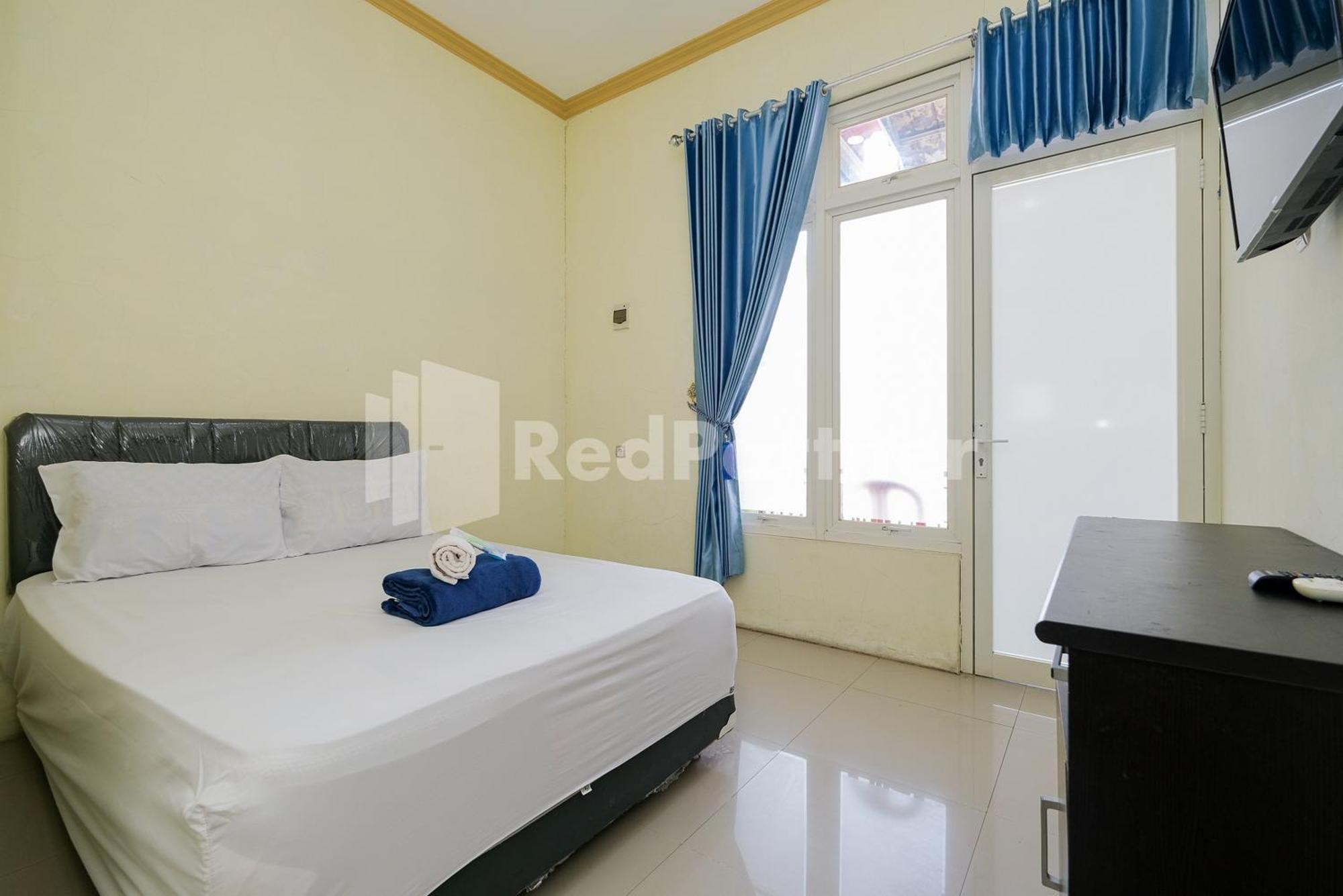 Grand Kencana Guesthouse Syariah Near Wisata Bahari Lamongan Paciran 외부 사진