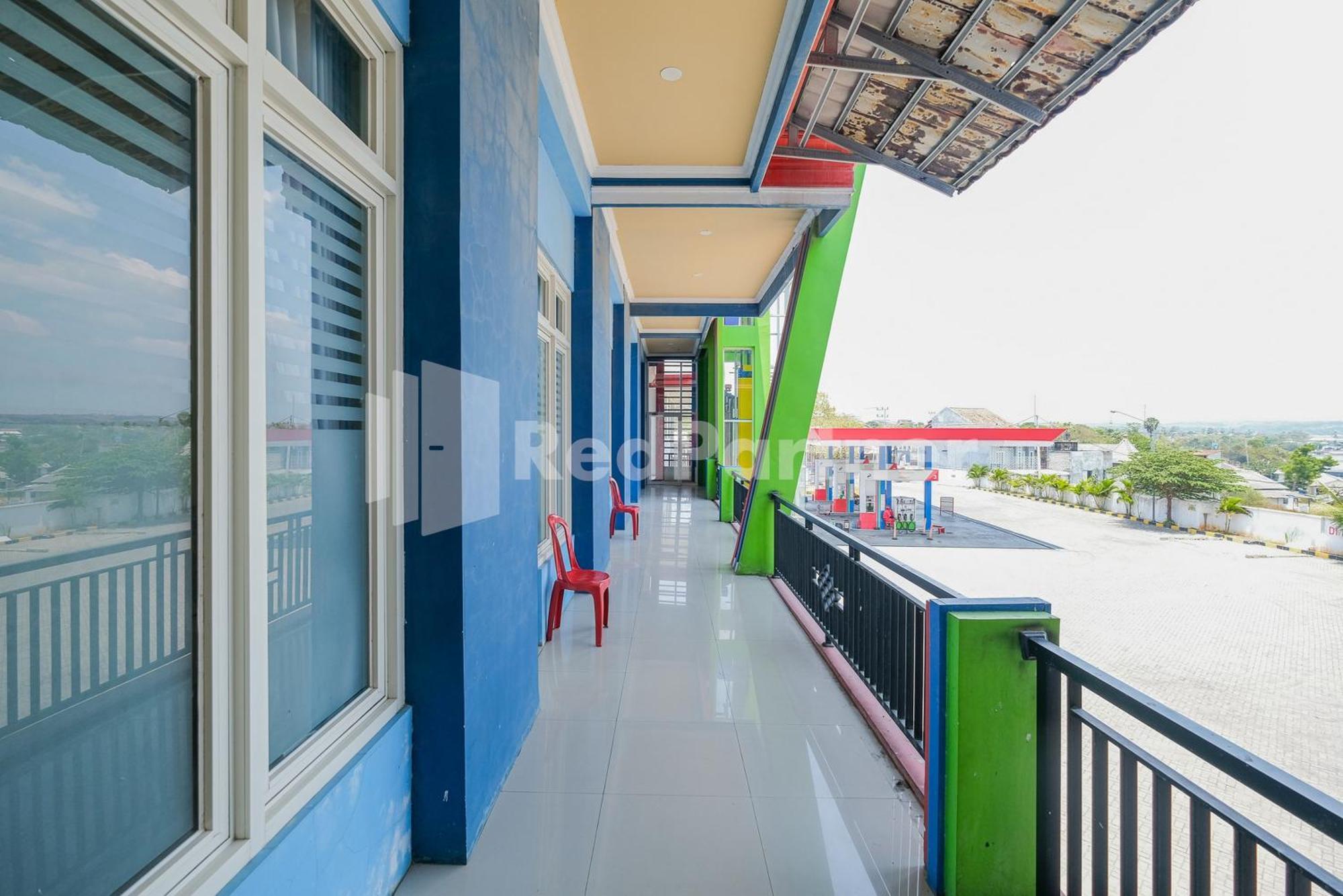 Grand Kencana Guesthouse Syariah Near Wisata Bahari Lamongan Paciran 외부 사진